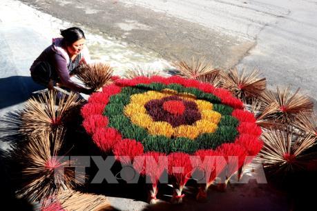 Thừa Thiên-Huế: Làng hương Thủy Xuân rộn ràng mùa Tết