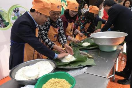 May 10 “Ngày hội gói bánh chưng, bánh dày mừng xuân Canh Tý 2020”