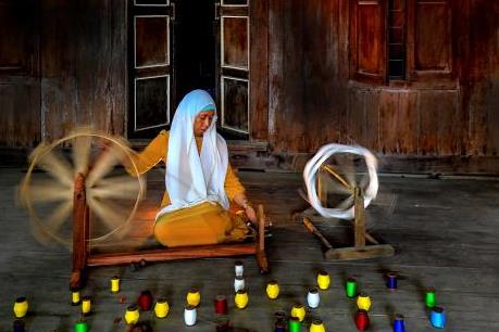 Nét duyên thổ cẩm Châu Phong