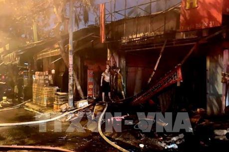 Cháy lớn thiêu rụi 9 kiot và một căn nhà tại Tp. Hồ Chí Minh