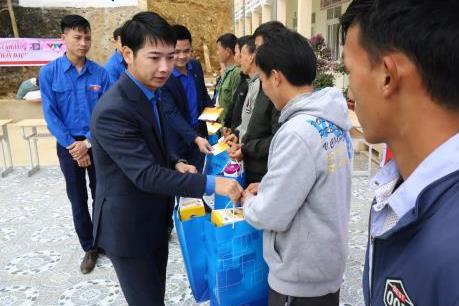 Tết sẻ chia của Petrolimex với đồng bào vùng lũ Mường Lát