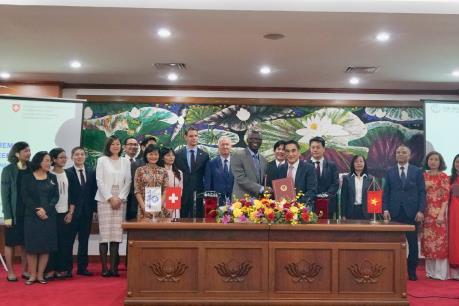 Ký Hiệp định viện trợ cho dự án phát triển giao thông xanh