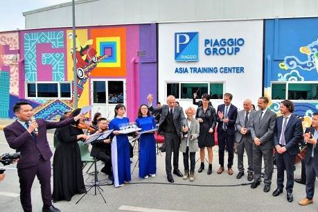 Khánh thành bức tranh tường biểu tượng tại Nhà máy Piaggio Việt Nam