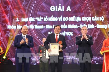 Thủ tướng Nguyễn Xuân Phúc dự Lễ công bố và trao Giải báo chí Búa liềm vàng - 2019