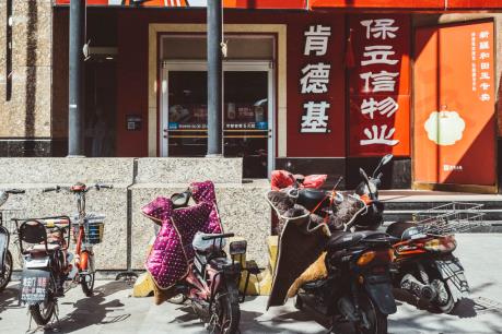 Dịch vụ chở người say rượu, bia - nghề kiếm bộn tiền ở Trung Quốc