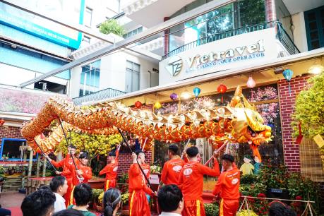 Du khách du xuân cùng Vietravel