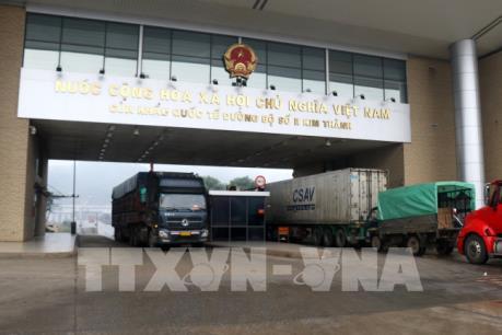 Xuất khẩu nông sản vẫn tăng mạnh qua cửa khẩu Lào Cai