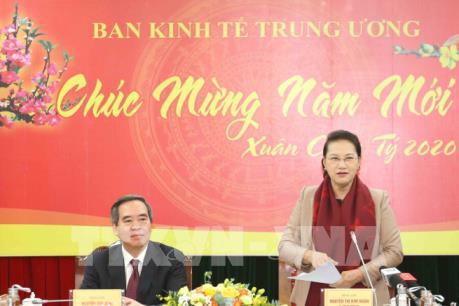 Chủ tịch Quốc hội Nguyễn Thị Kim Ngân làm việc với Ban Kinh tế Trung ương