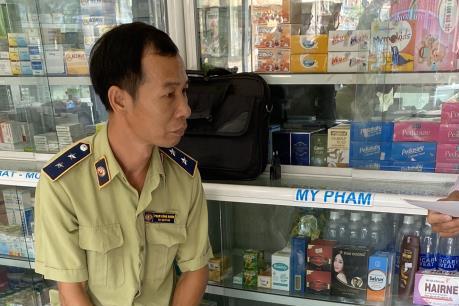 Lập biên bản xử lý 3 nhà thuốc găm hàng, đẩy giá khẩu trang y tế