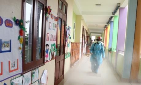 Dịch do virus Corona: Thanh Hóa phun chất diệt khuẩn cho hơn 2.000 trường học