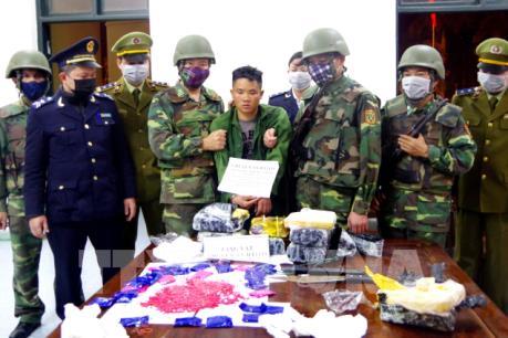 Hà Tĩnh: Bắt giữ đối tượng vận chuyển 36 nghìn viên hồng phiến