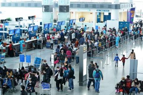 Tất cả người nhập cảnh từ Trung Quốc, Hàn Quốc, Italia, Iran phải khai báo y tế