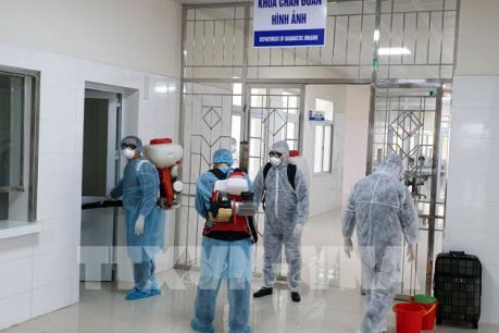 Quảng Ninh: 6 người bay cùng bệnh nhân thứ 17 âm tính với SARS-CoV-2