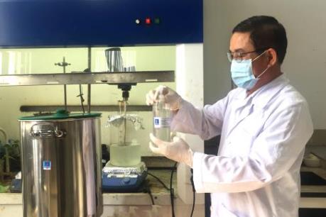 VPI sản xuất nước rửa tay khô sát khuẩn phòng dịch do virus Corona mới