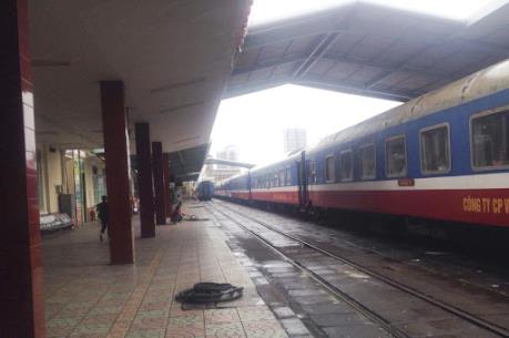 Đường sắt dừng chạy nhiều đoàn tàu do vắng khách