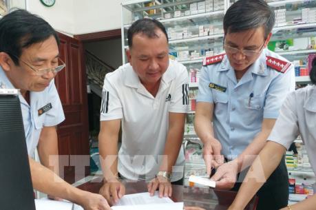 Kiểm tra, xử lý hành vi găm hàng, tăng giá bán khẩu trang y tế bất hợp lý