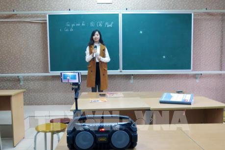 Dạy và học trực tuyến trong cuộc chiến phòng chống dịch bệnh do virus Corona