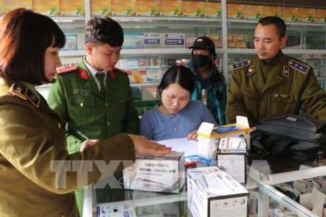 Dịch COVID-19: Tiếp nhận và xử lý 198 vụ theo đường dây nóng