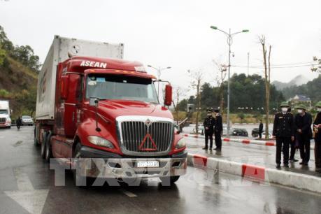 Tiếp tục tạo thuận lợi cho xuất khẩu hàng hóa qua biên giới