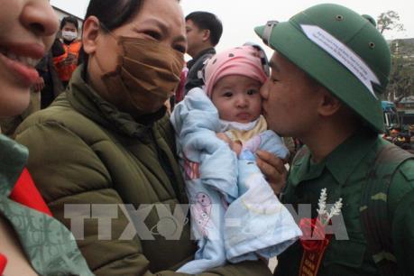 Xúc động hình ảnh tiễn tân binh lên đường nhập ngũ