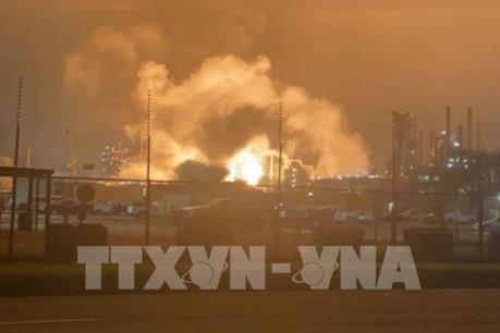 Cháy nổ tại nhà máy lọc dầu ở Mỹ