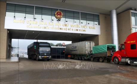Dịch do virus Corona: Cửa khẩu phía Bắc vẫn còn nhiều nông sản tồn đọng
