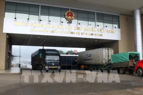 Lào Cai hỗ trợ doanh nghiệp thông quan hàng hóa