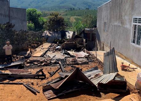 Lâm Đồng: Hỏa hoạn thiêu rụi một ngôi nhà của người nghèo vùng sâu