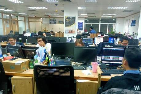 Dịch COVID-19: VN – Index giảm gần 30 điểm trong ngày 24/2