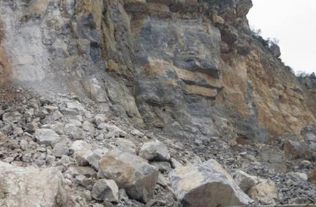 Tạm dừng nổ mìn khai thác đá làm xi măng ở Công ty Vicem Sông Thao