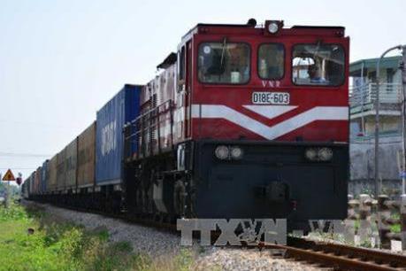 Đường sắt và Tập đoàn Hoá chất ký thoả thuận vận chuyển 1,6 triệu tấn hàng