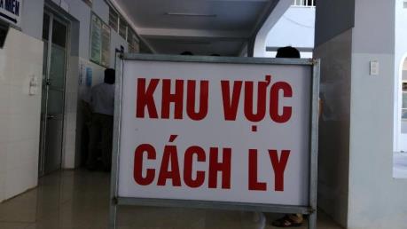 Đình chỉ 2 cán bộ ở Cà Mau để người về từ vùng dịch trốn cách ly