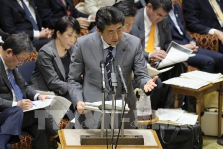 Nhật Bản chi 15,3 tỷ yen hỗ trợ phụ huynh nghỉ chăm con do đóng cửa trường học