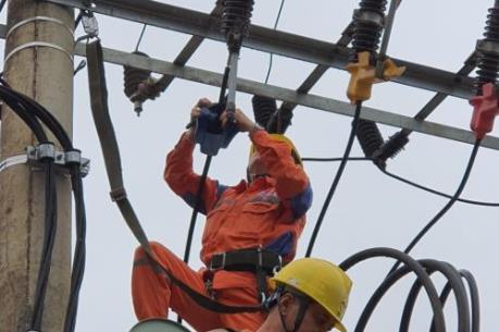 Hơn 10.000 khách hàng ở Yên Bái được khôi phục cấp điện sau mưa đá