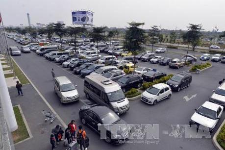 Ô tô vào sân bay đón trả khách dưới 10 phút sẽ không phải đóng phí