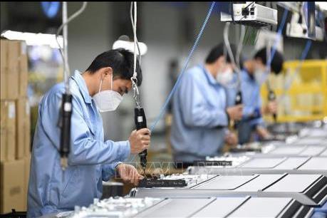 Các nhà máy của Trung Quốc đang nối lại chuỗi cung ứng toàn cầu