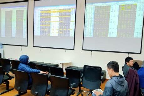 Chứng khoán sáng 4/3: Giảm điểm và bán ròng hàng trăm tỷ đồng