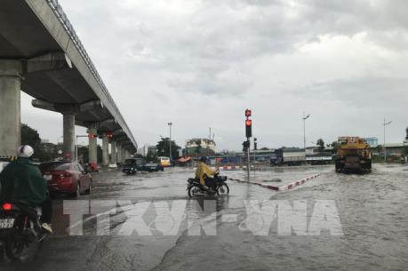 Hà Nội có mưa dông, đề phòng lốc, sét, mưa đá và gió giật mạnh