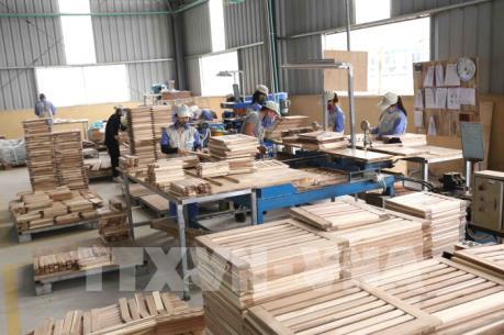 Doanh nghiệp ngành gỗ chuyển đổi phương án kinh doanh