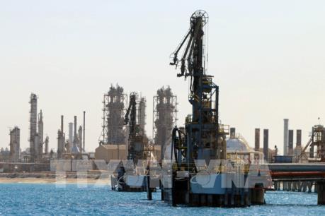 OPEC cắt giảm sản lượng thêm 1,5 triệu thùng/ngày