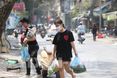 Cuộc sống người dân phố Trúc Bạch ngày đầu cách ly
