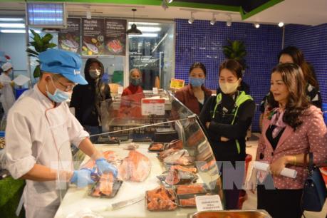 Siêu thị đảm bảo đủ hàng, không tăng giá