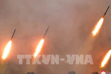 Thủ tướng Nhật Bản chỉ đạo chuẩn bị tình huống bất ngờ sau vụ phóng vật thể của Triều Tiên