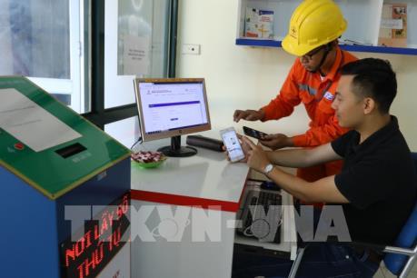 EVNHANOI khuyến khích thanh toán tiền điện qua "ví điện tử"