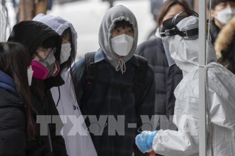 Hàn Quốc: Hơn 10.000 doanh nghiệp cho nhân viên nghỉ làm phòng dịch