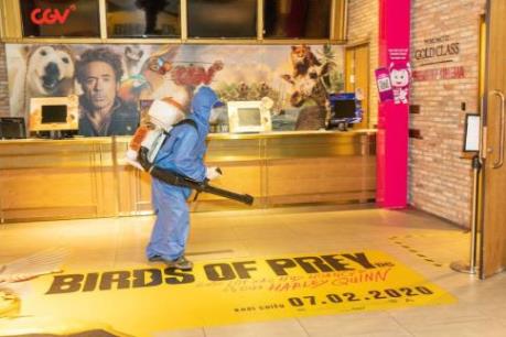 Câu chuyện ít biết của những người làm ngành dịch vụ giữa đại dịch COVID-19