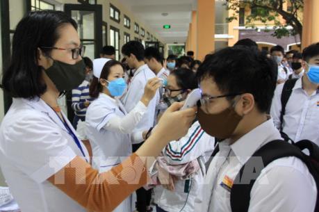 Cách xử lý các trường hợp bị sốt, ho, khó thở tại trường học