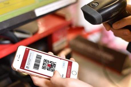 ATM cáu bẩn, khách hàng "chuộng" thanh toán online