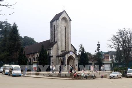 Lào Cai lấy mẫu xét nghiệm toàn bộ du khách châu Âu đang lưu trú