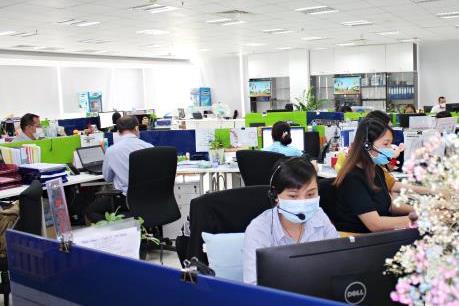 Vinamilk ủng hộ 10 tỷ đồng mua thiết bị y tế giúp phát hiện nhanh COVID-19